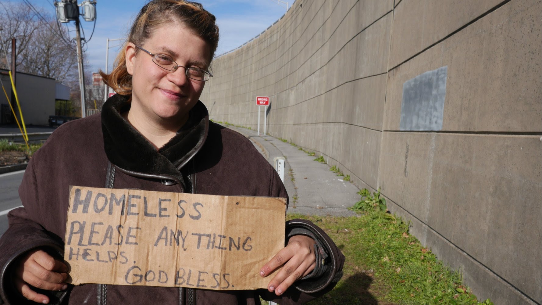 She has few time. Homeless сериал. She is homeless. If you homeless. Invisible people Mark Hovath poverty.