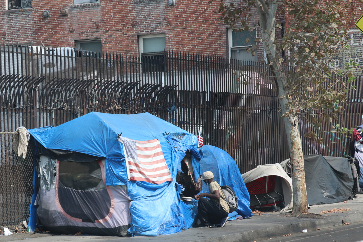 wealth inequality leads to more homelessness