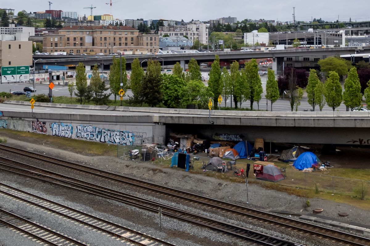 homeless service providers are finding it harder to help homeless people in Seattle