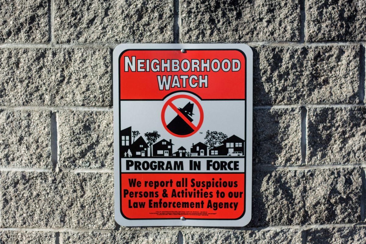 Neighborhood watch impact on neighbors without walls