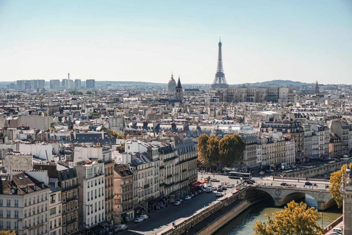 The city of Paris where the investment in public housing successfully reduces homelessness